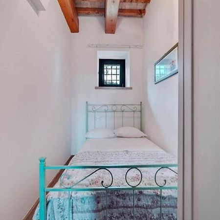 Stunning Apartment In Mombaroccio Near Metauro River מראה חיצוני תמונה