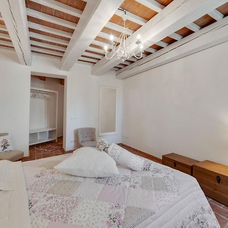 Stunning Apartment In Mombaroccio Near Metauro River מראה חיצוני תמונה