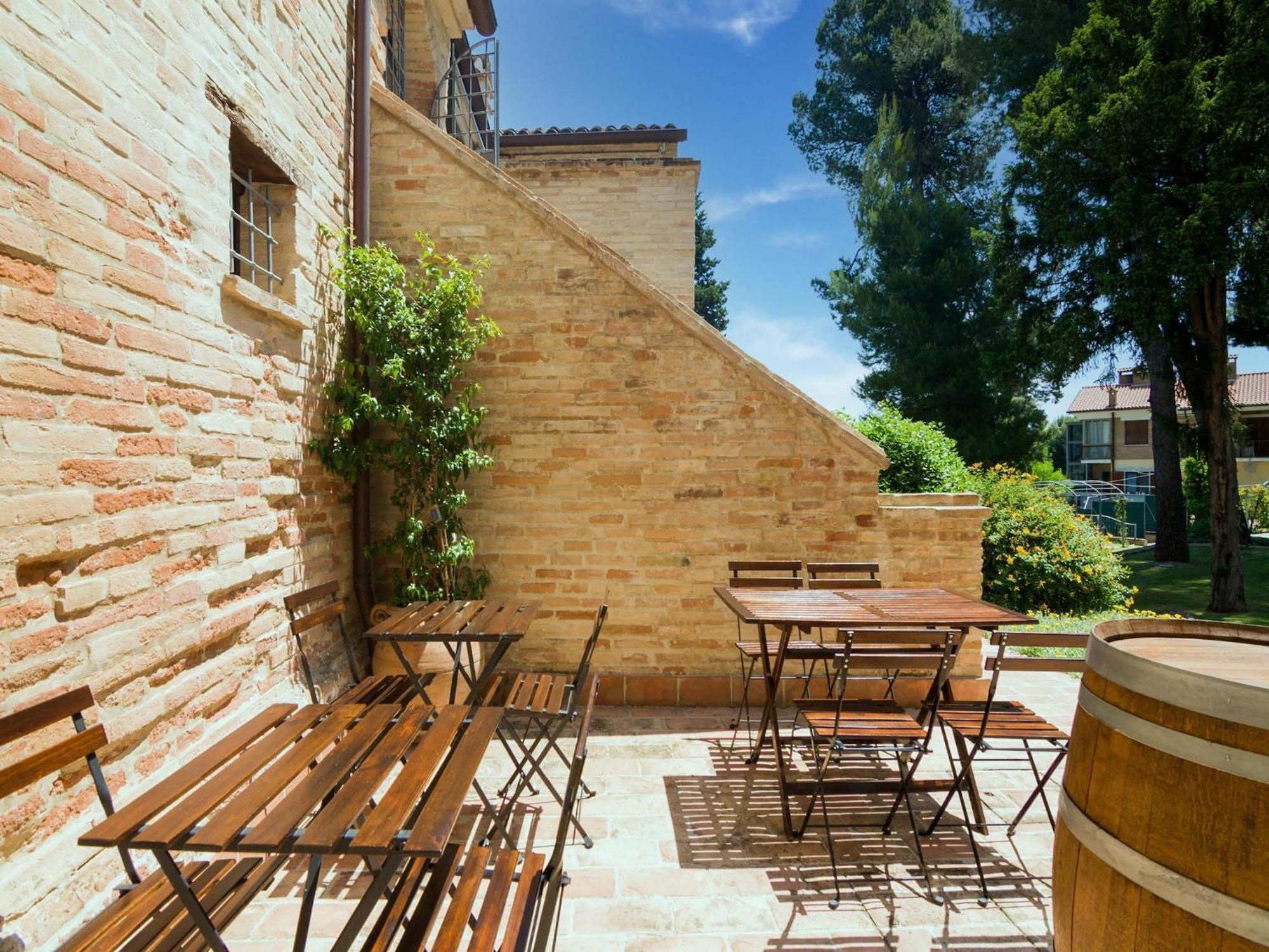 Stunning Apartment In Mombaroccio Near Metauro River מראה חיצוני תמונה